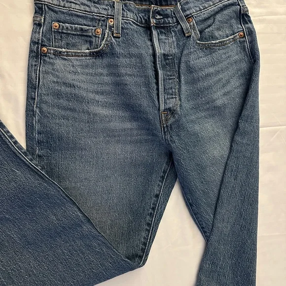 501 Levis Classic Blue Denim Jeans - Picture 5 of 6